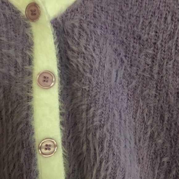 Verge girl fuzzy top - Picture 3 of 3